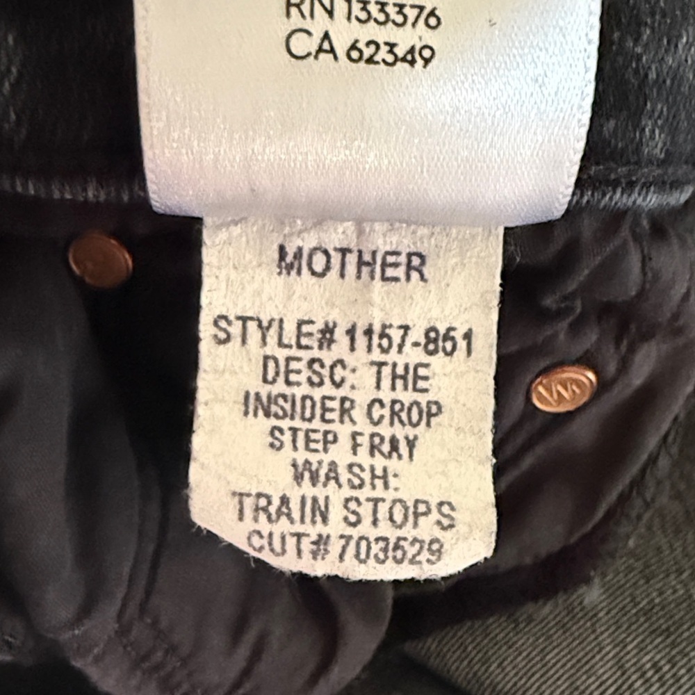 MOTHER Insider Crop Step Fray Train Stops Black Wash Size 29 Style 1157-851 - Picture 7 of 7